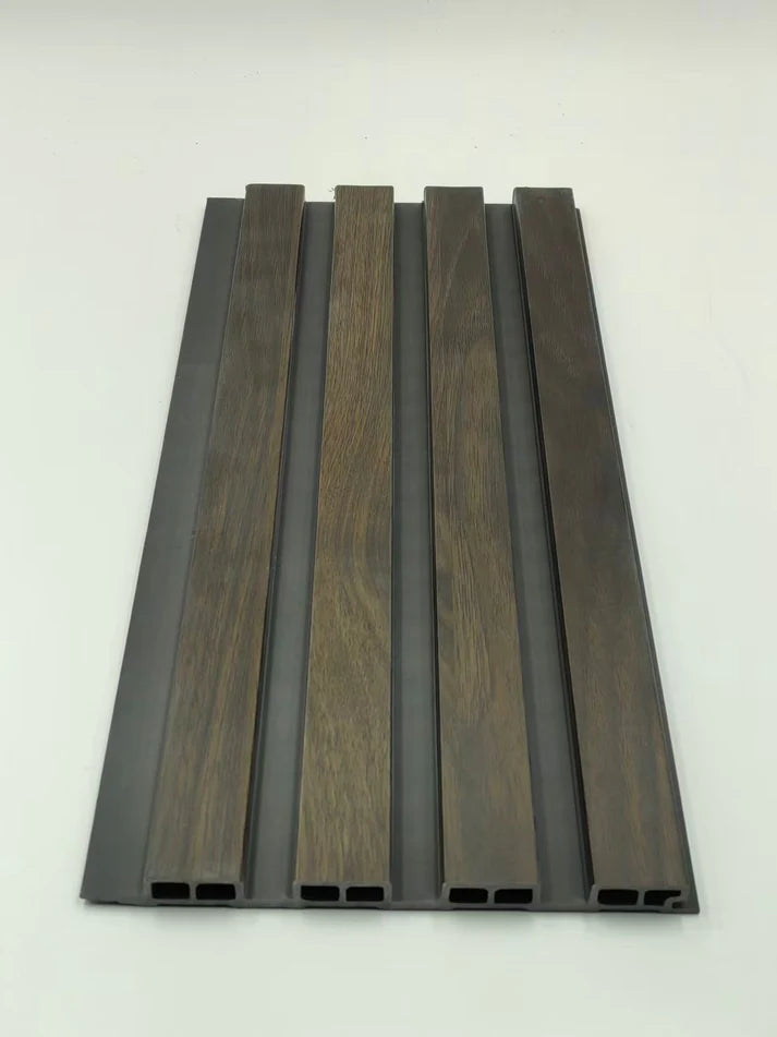 Wall Panel 82T - Walnut - Seamless